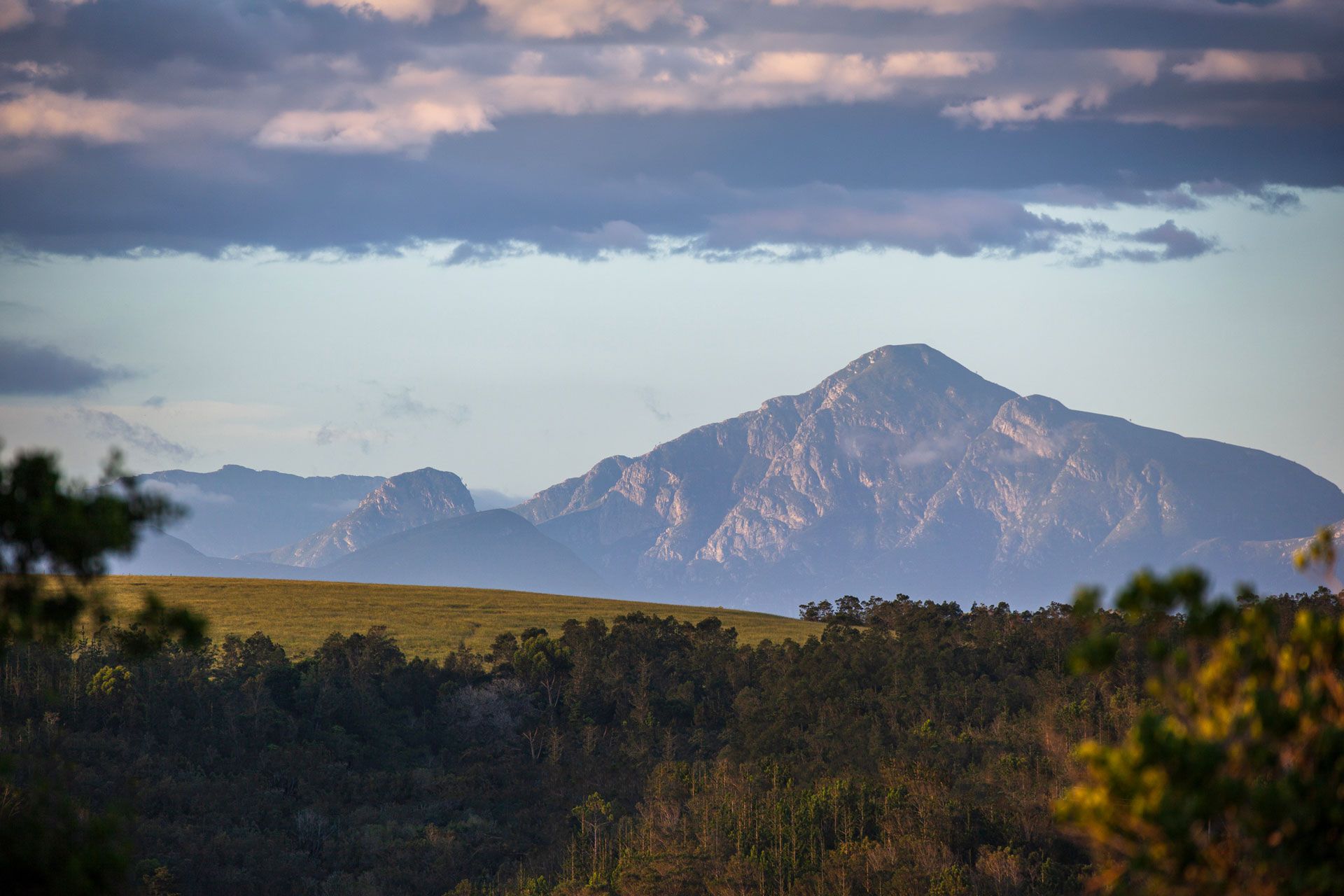 Oubaai Golf Estate Dramatic Mountain View